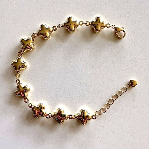 NWOT Yellow Gold Plated Puffed Clover Link Bracelet Adjustable 7” to 8” - Picture 2 of 11